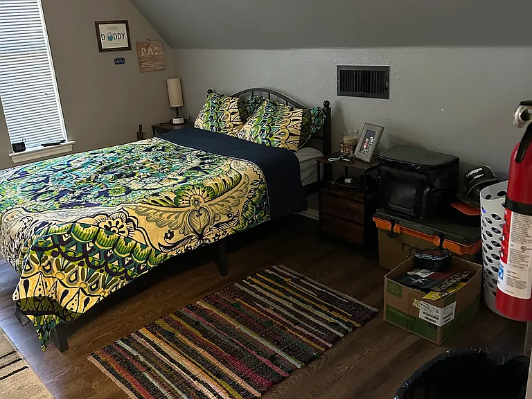 Greenwood Oaks Dr — Photo 3