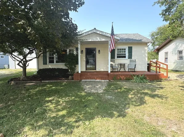 575 E 5th Ave, Clifton, IL 60927