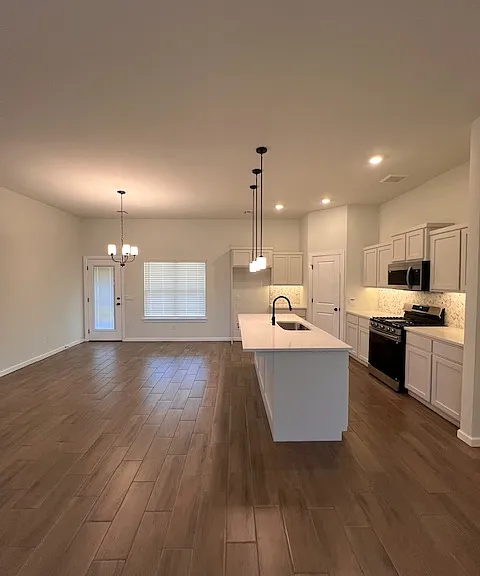 4000 Caraway Ln — Photo 5