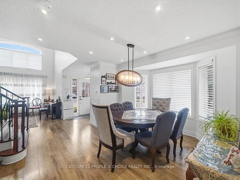 1456 Lyncroft Cres — Photo 21
