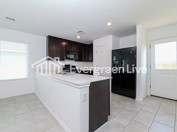 5th image of 10909 SW 23rd Pl