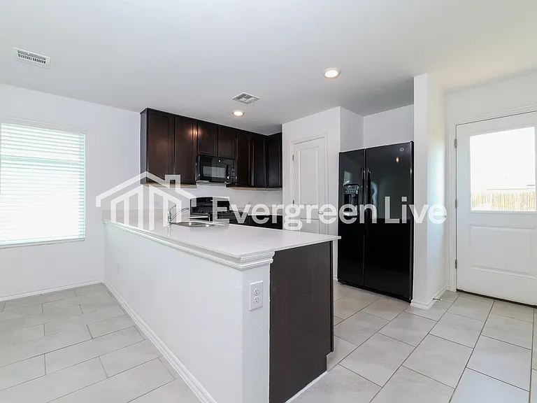 10909 SW 23rd Pl — Photo 5