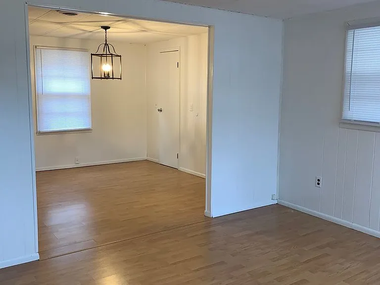 709 Lee Rd — Photo 2