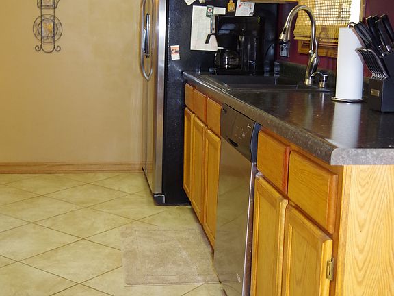 5th image of 202 Evergreen Dr