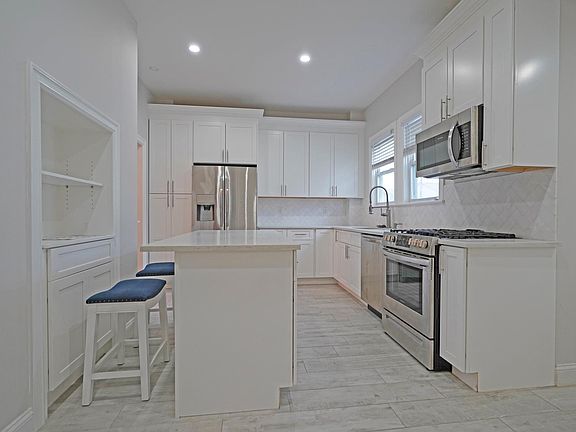 2nd image of 282 Rich Ave APT 1