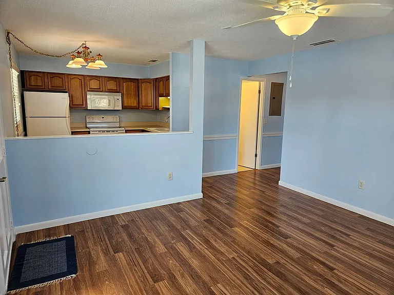 370 Base Ave E #210 — Photo 20