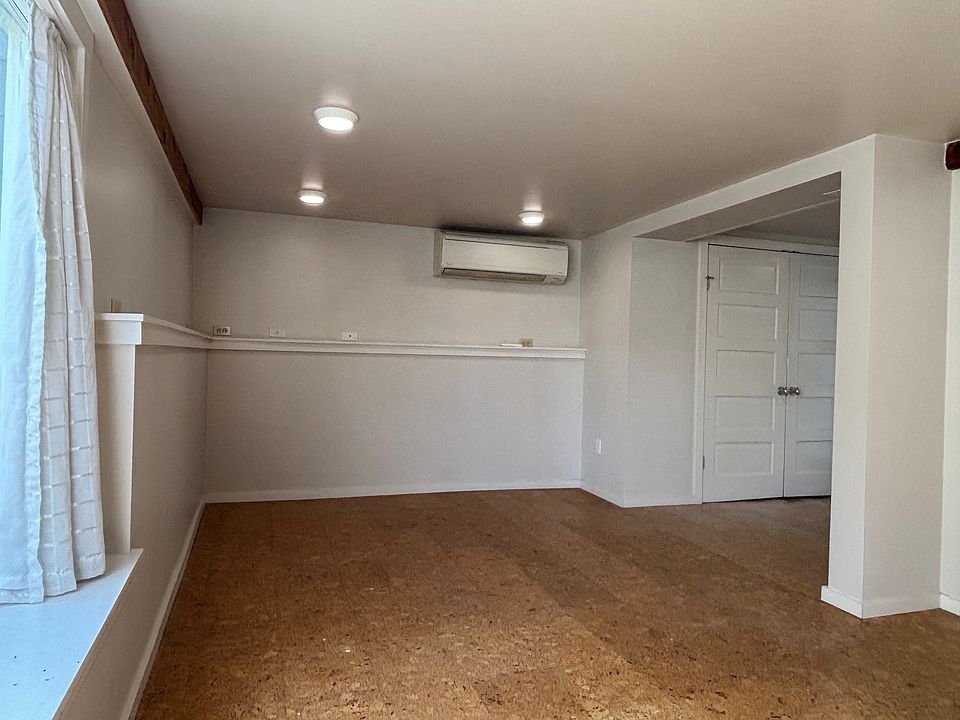 Living Room/North Entry Area
