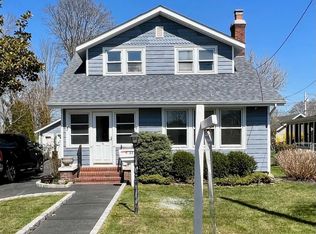 11 Marvin St, Patchogue, NY 11772
