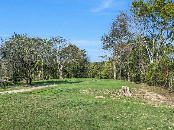 3rd image of 401 Attaway Rd