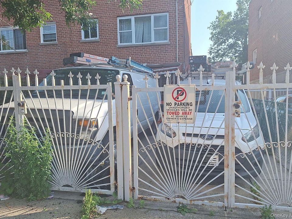 2nd image of 1037 E 219th Street