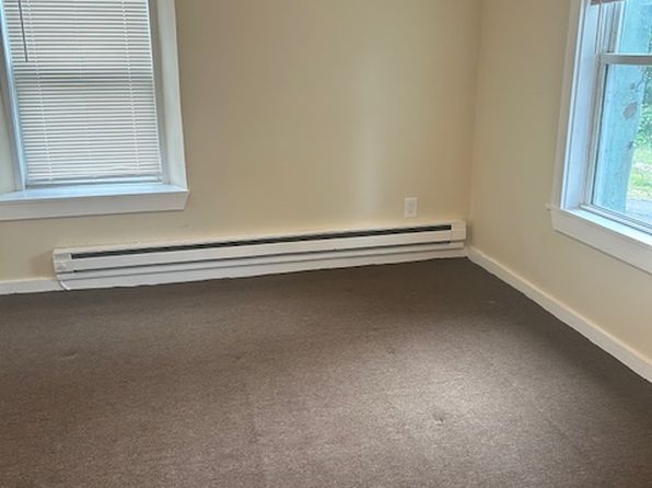 20 Lounsbury Ave BACK 1