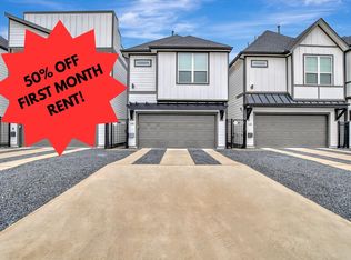 119 E 43rd St #B, Houston, TX 77018