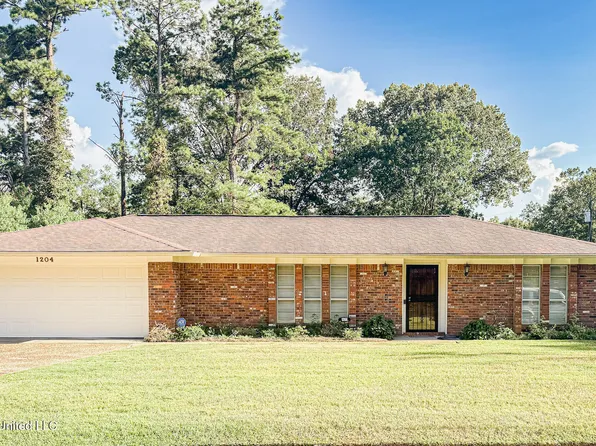 1204 Dogwood Dr, Clinton, MS 39056
