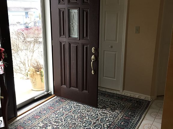 5th image of 8 Fairfield Dr