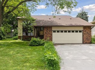 2510 Skillman Cir, Saint Paul, MN 55109