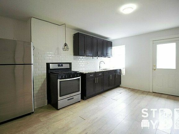 4th image of 211 Weirfield St #1A