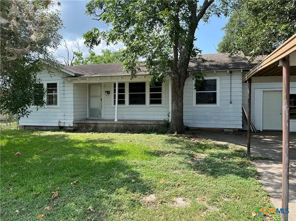709 E Mistletoe Ave, Victoria, TX 77901