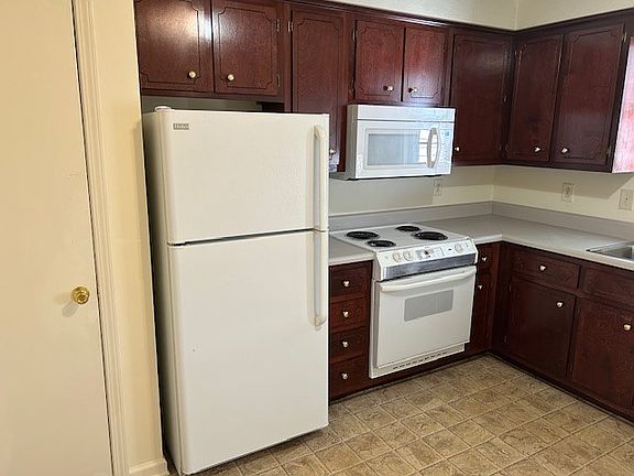 4th image of 210 Timber Court Dr APT A