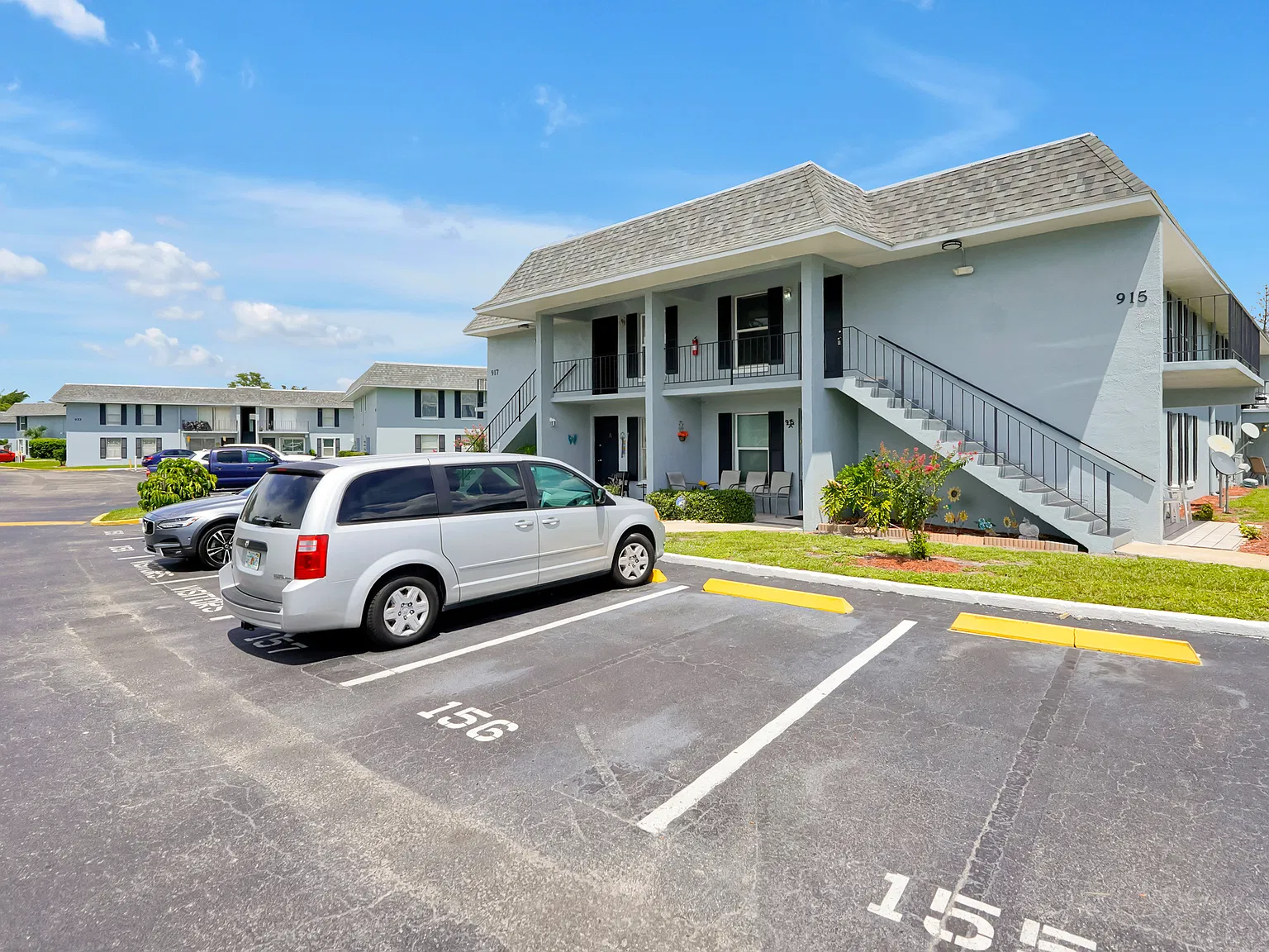 2 bed, 944 sqft, $1,390 — Photo 3