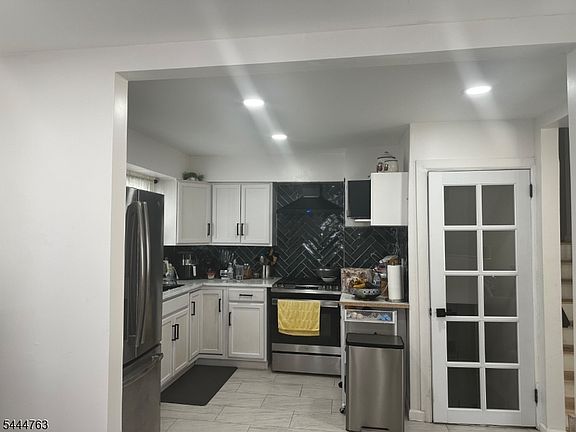 5th image of 35 Montclair Ave