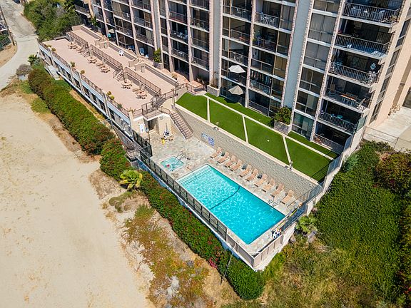 4th image of 1750 E Ocean Blvd Unit 402