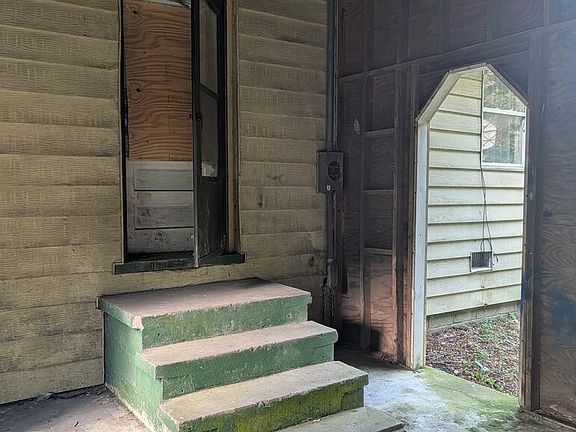 3rd image of 7118 Deskins Rd
