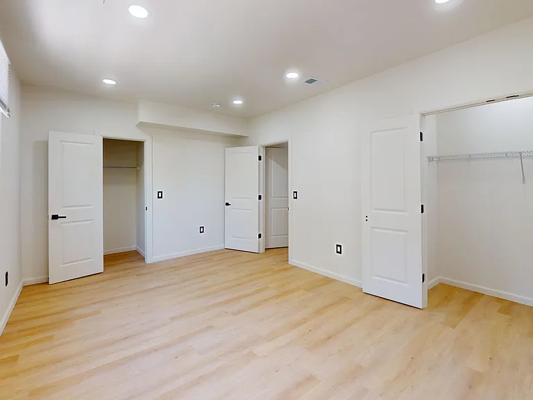 1318 Holbrook Street NE — Photo 23