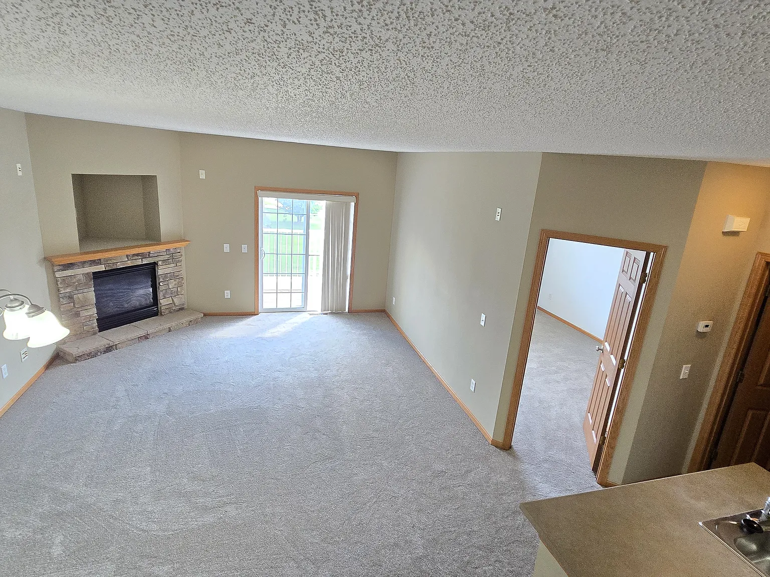 3 bed, 1600 sqft, $2,265 — Photo 1