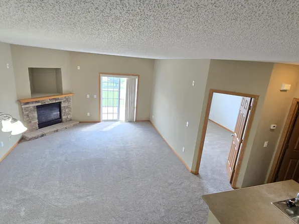 6739 Pine Crest Trl S, Cottage Grove, MN 55016