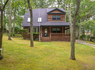 31 Washington Heights Ave, Hampton Bays, NY 11946