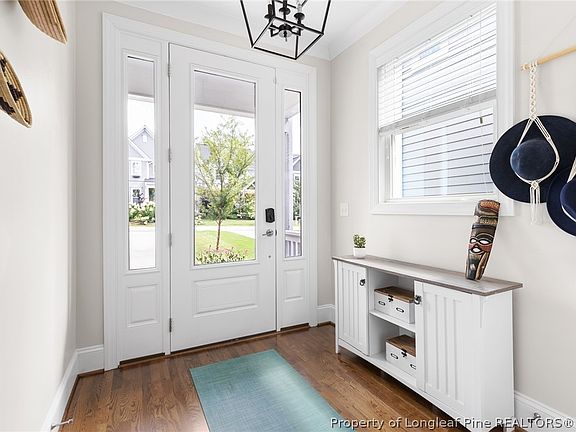 5th image of 398 Carolina Ave