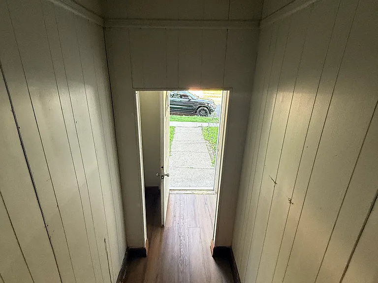 17 Davis St #2R — Photo 24