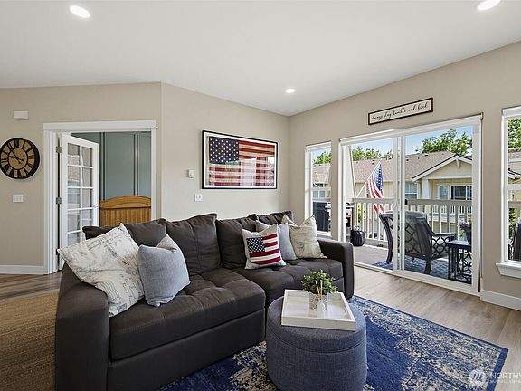 4th image of 7705 Fairway Avenue SE #204