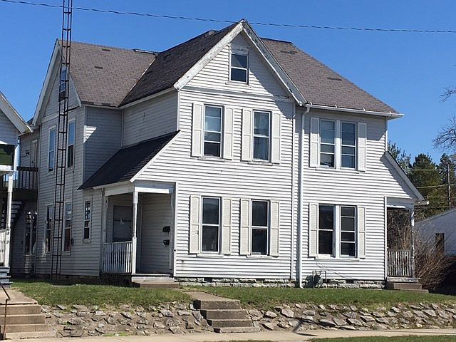1st image of 303 N 7th St