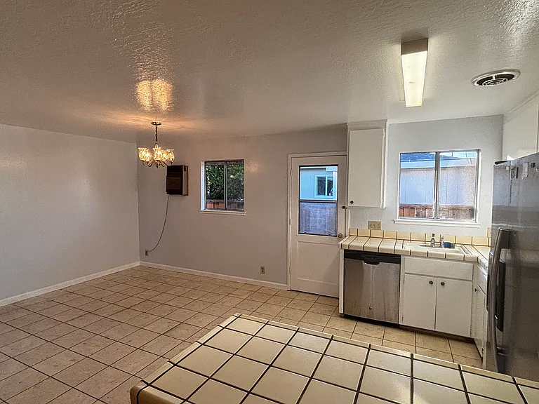 4729 Snead Dr — Photo 3