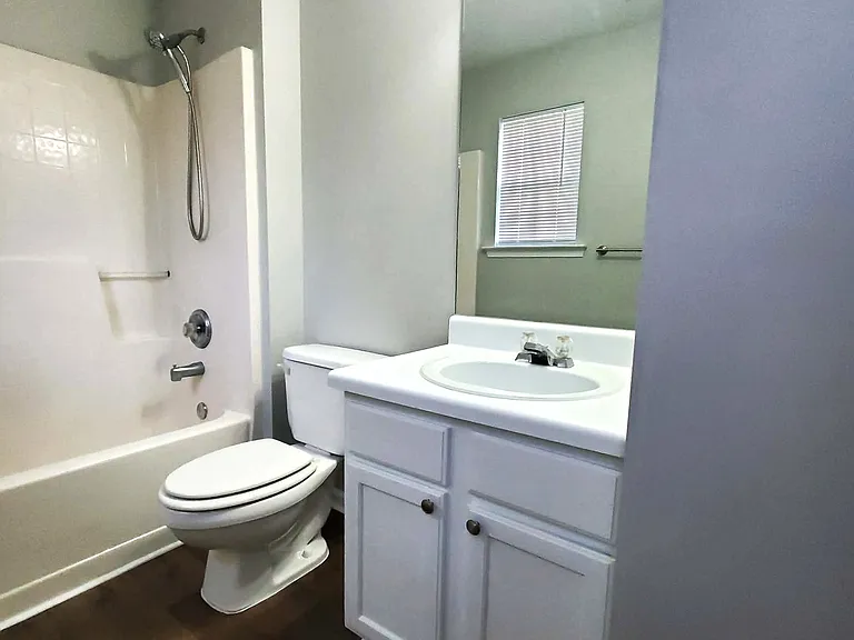 300 Cottonwood Creek Cir — Photo 32