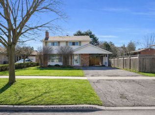 8 Underhill Dr, Toronto, ON M3A2J2