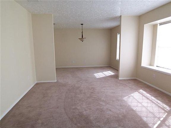 2nd image of 3106 Lanville Ln