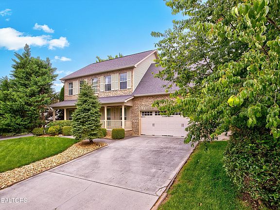 3rd image of 11537 Woodcliff Dr