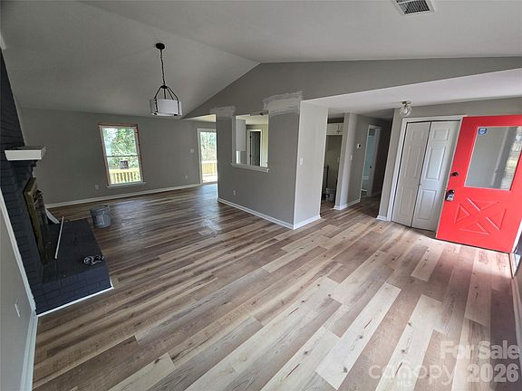 3rd image of 6608 Wagon Oak Rd