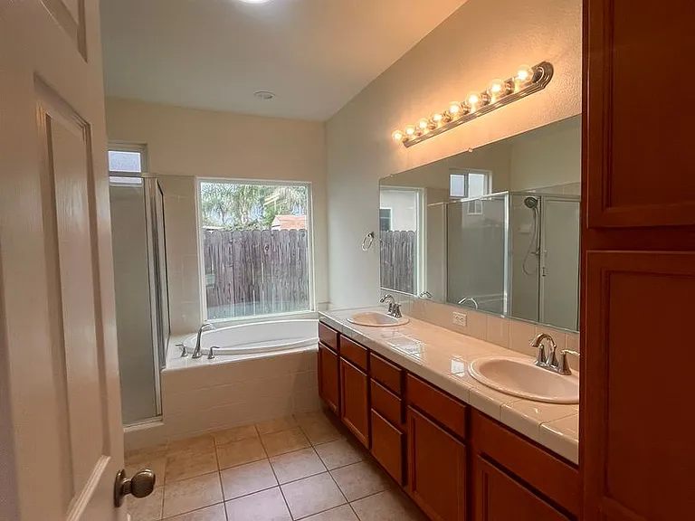 2340 Catavee Ave — Photo 9