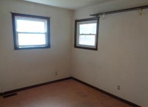 4th image of 408 N Circle Dr