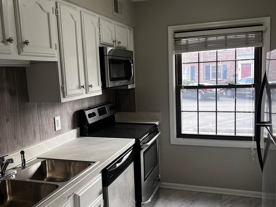 1st image of 109 Hampton Dr