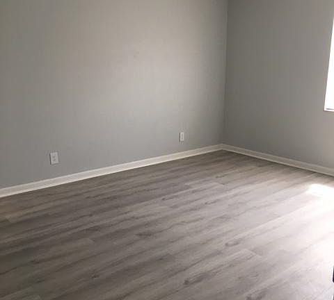 5th image of 4708 Michael Ct Unit 105