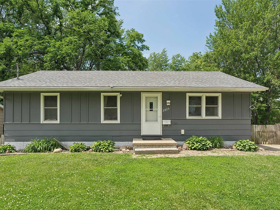 1st image of 2824 SE 10th St