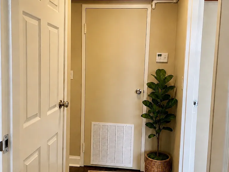 311 W Ashley St #205 — Photo 8