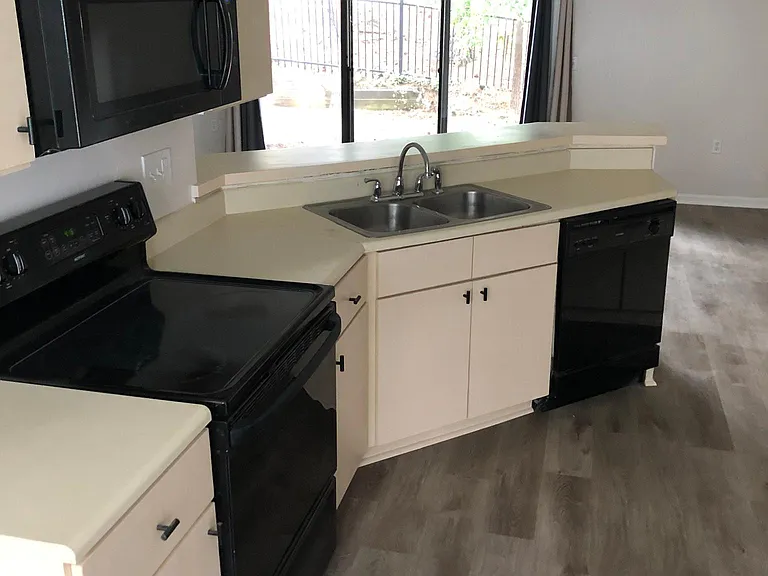 7703 Falcon Rest Cir #7703 — Photo 9