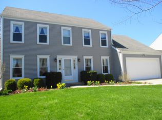 77 Dunham Pl, St Charles, IL 60174