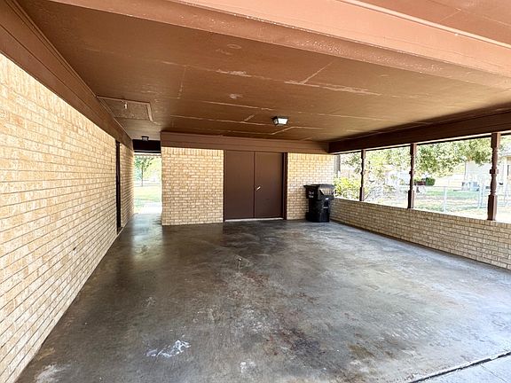 4th image of 803 SE Avenue K