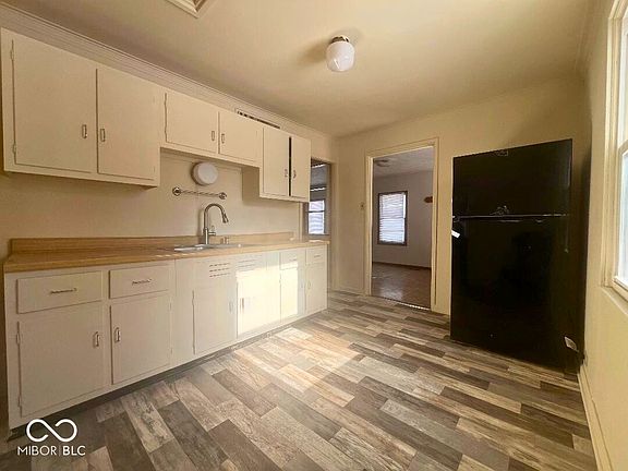 2nd image of 804 Park Ave